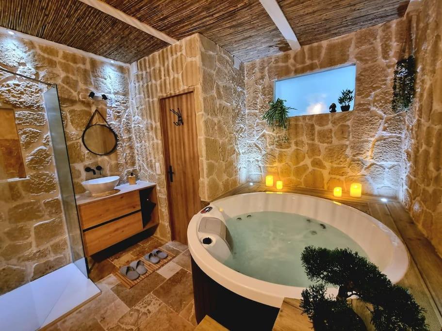 Les Spas De La Mer, Suite & Spa, Love Room, Plein Coeur Du Grau Le Grau-du-Roi Exteriör bild
